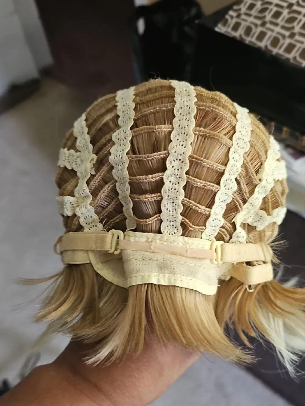 Blonde Short Layered Women's Wig - Natural Golden Blonde